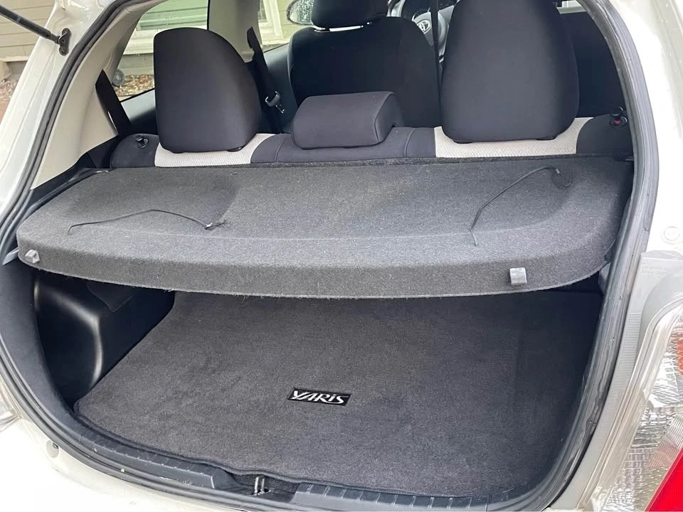 2012 Toyota Yaris - Image 10 of 12