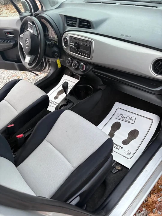 2012 Toyota Yaris - Image 10 of 10