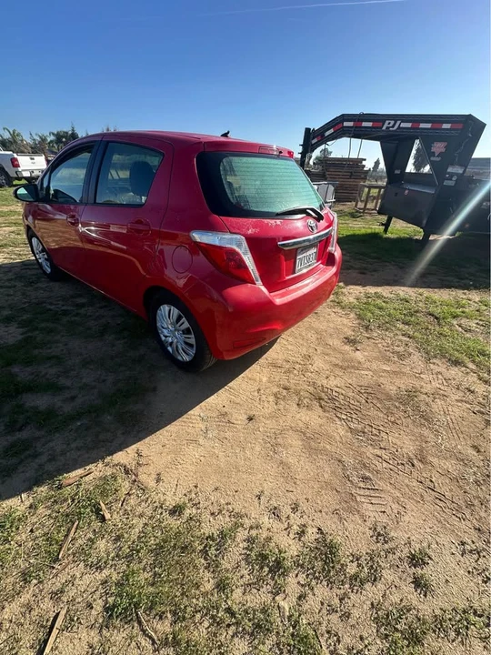 2012 Toyota Yaris - Image 6 of 9