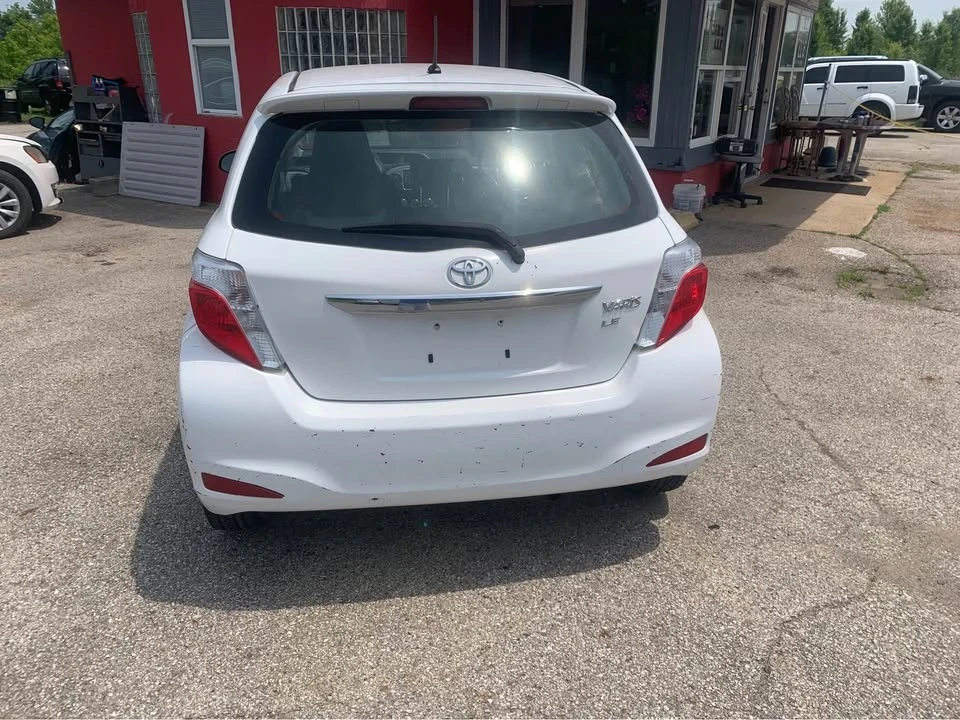 2012 Toyota Yaris - Image 3 of 7