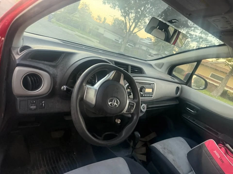 2012 Toyota Yaris - Image 13 of 13