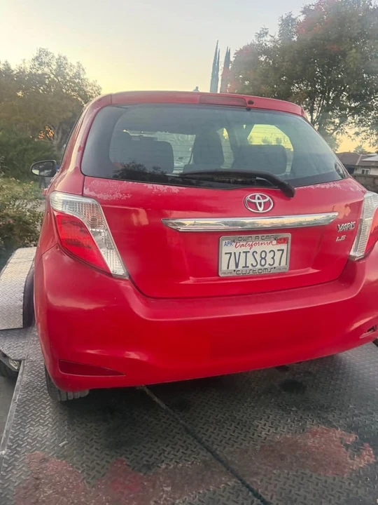 2012 Toyota Yaris - Image 6 of 13