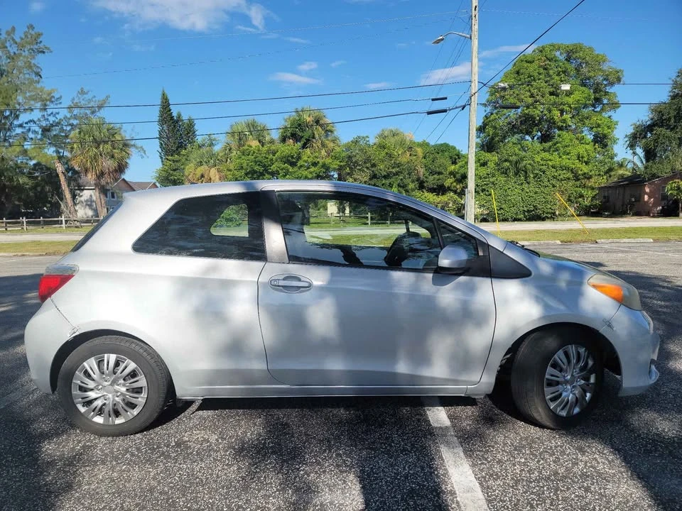 2012 Toyota Yaris - Image 6 of 17