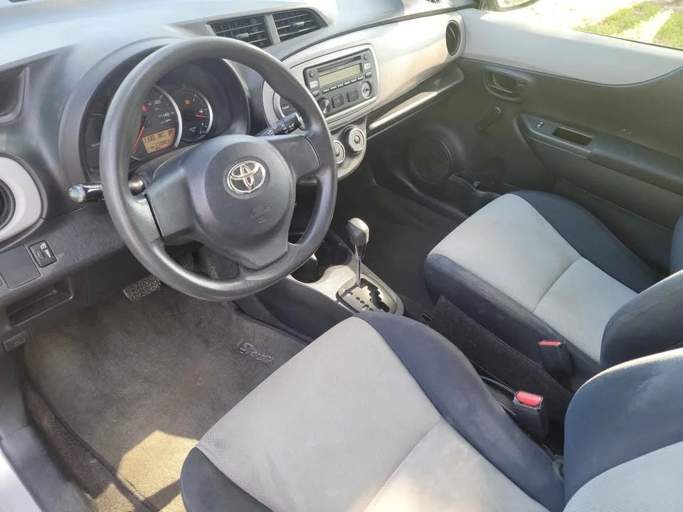 2012 Toyota Yaris - Image 12 of 17