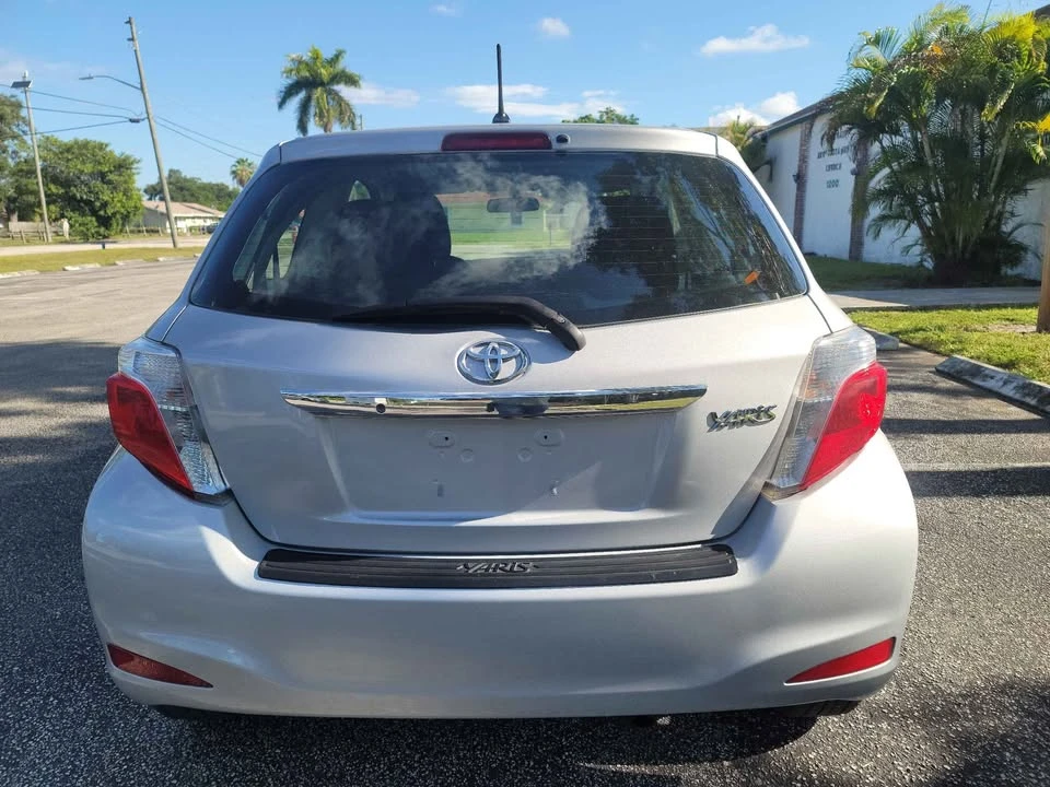 2012 Toyota Yaris - Image 4 of 17