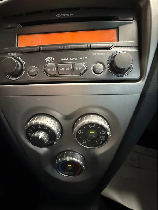 2012 Toyota Yaris - Image 13 of 16