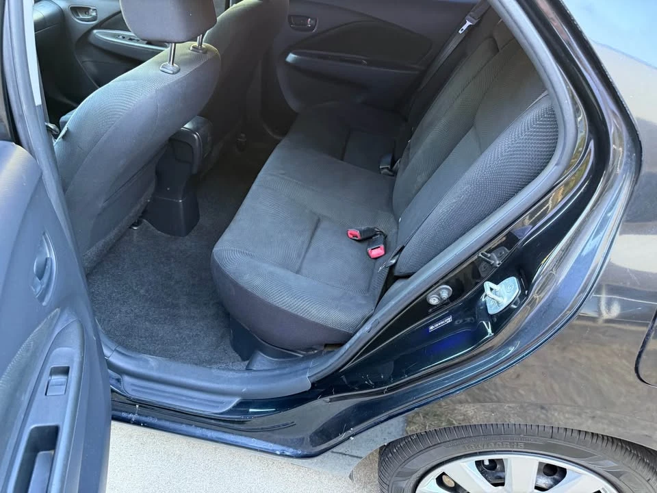 2012 Toyota Yaris - Image 13 of 15