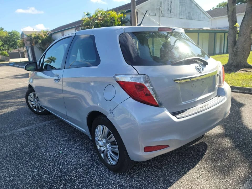 2012 Toyota Yaris - Image 3 of 17
