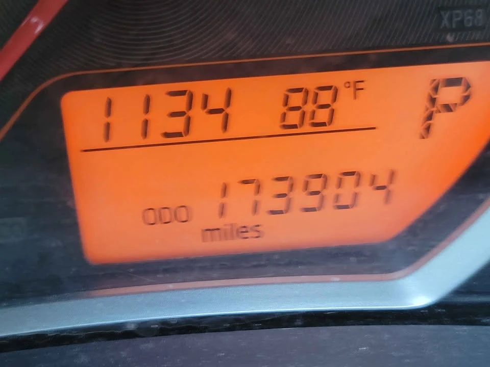 2012 Toyota Yaris - Image 11 of 17