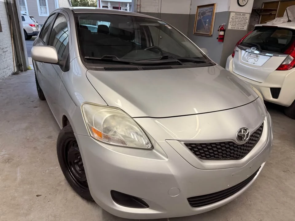 2012 Toyota Yaris - Image 3 of 16