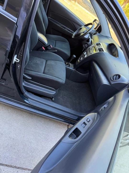 2012 Toyota Yaris - Image 12 of 15