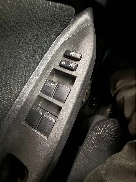 2012 Toyota Yaris - Image 14 of 16