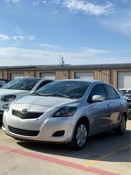 2012 Toyota Yaris - Image 5 of 7