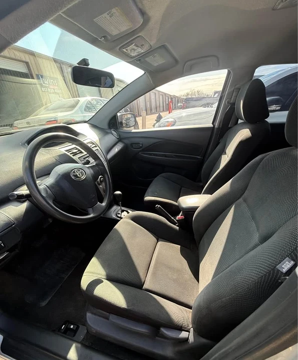 2012 Toyota Yaris - Image 4 of 7