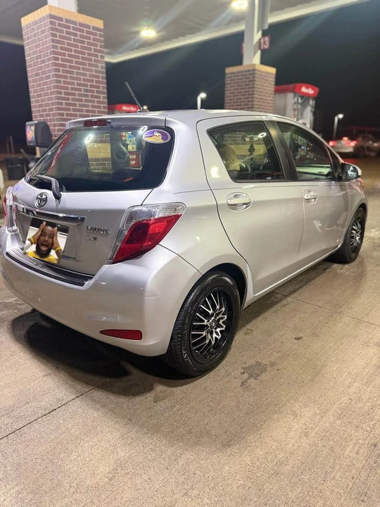 2012 Toyota Yaris - Image 8 of 14