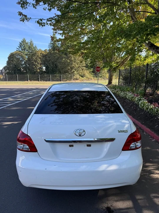 2012 Toyota Yaris - Image 3 of 12