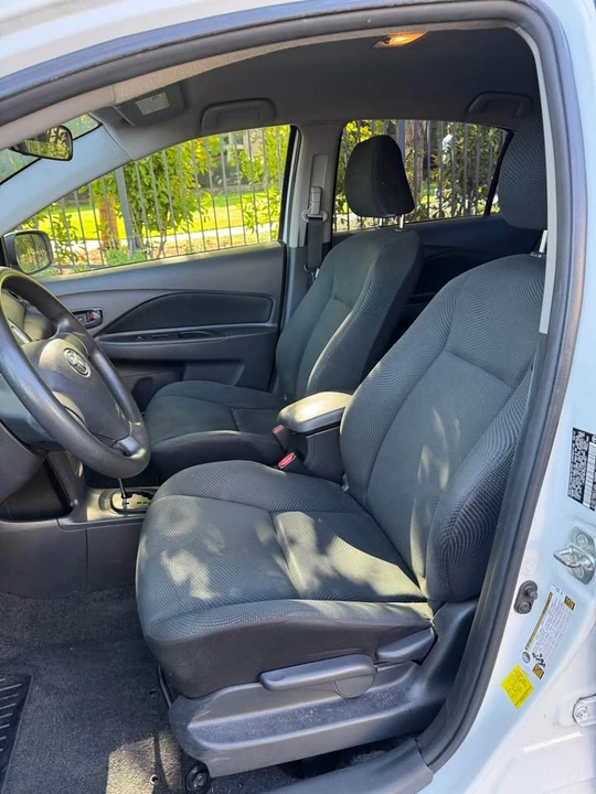 2012 Toyota Yaris - Image 9 of 12
