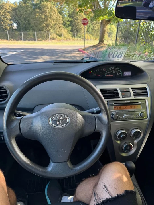 2012 Toyota Yaris - Image 12 of 12