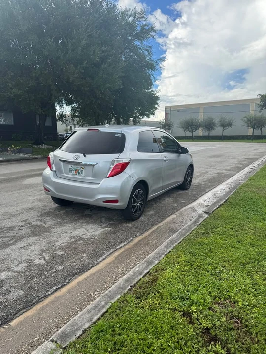 2012 Toyota Yaris - Image 2 of 4