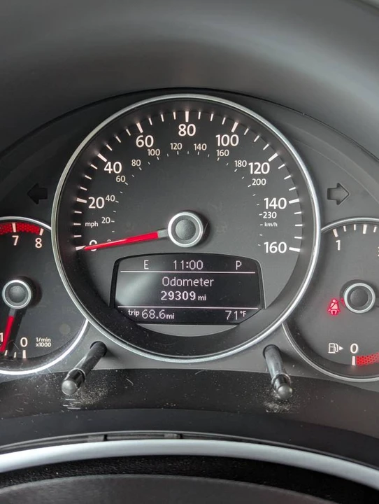 2012 Volkswagen A5 Beetle - Image 6 of 19