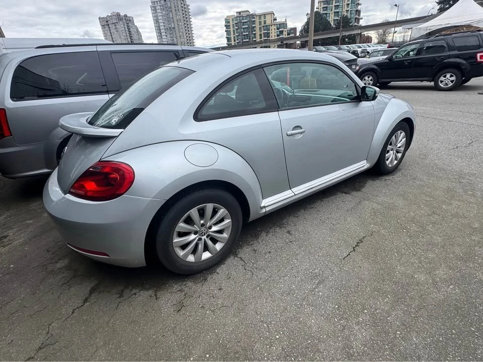 2012 Volkswagen A5 Beetle - Image 5 of 10