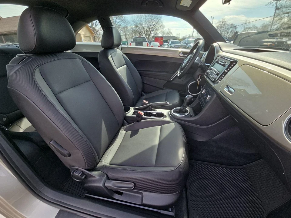 2012 Volkswagen A5 Beetle - Image 8 of 12