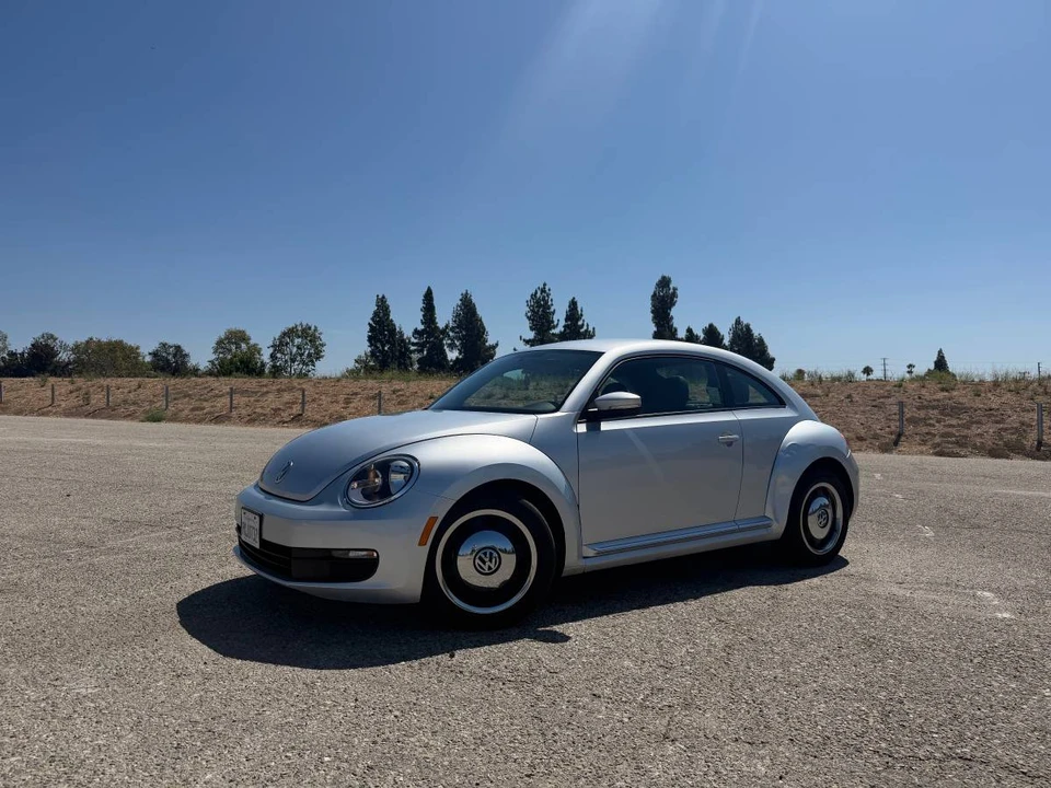 2012 Volkswagen A5 Beetle - Image 2 of 8
