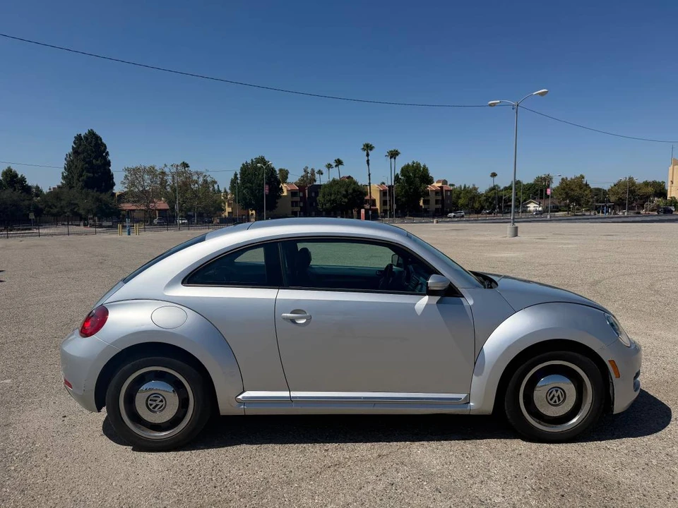 2012 Volkswagen A5 Beetle - Image 5 of 8