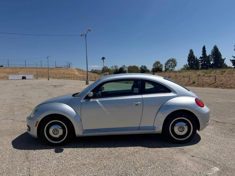 2012 Volkswagen A5 Beetle - Image 4 of 8