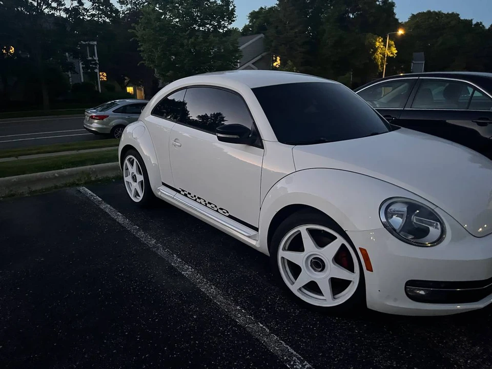 2012 Volkswagen A5 Beetle - Image 2 of 3