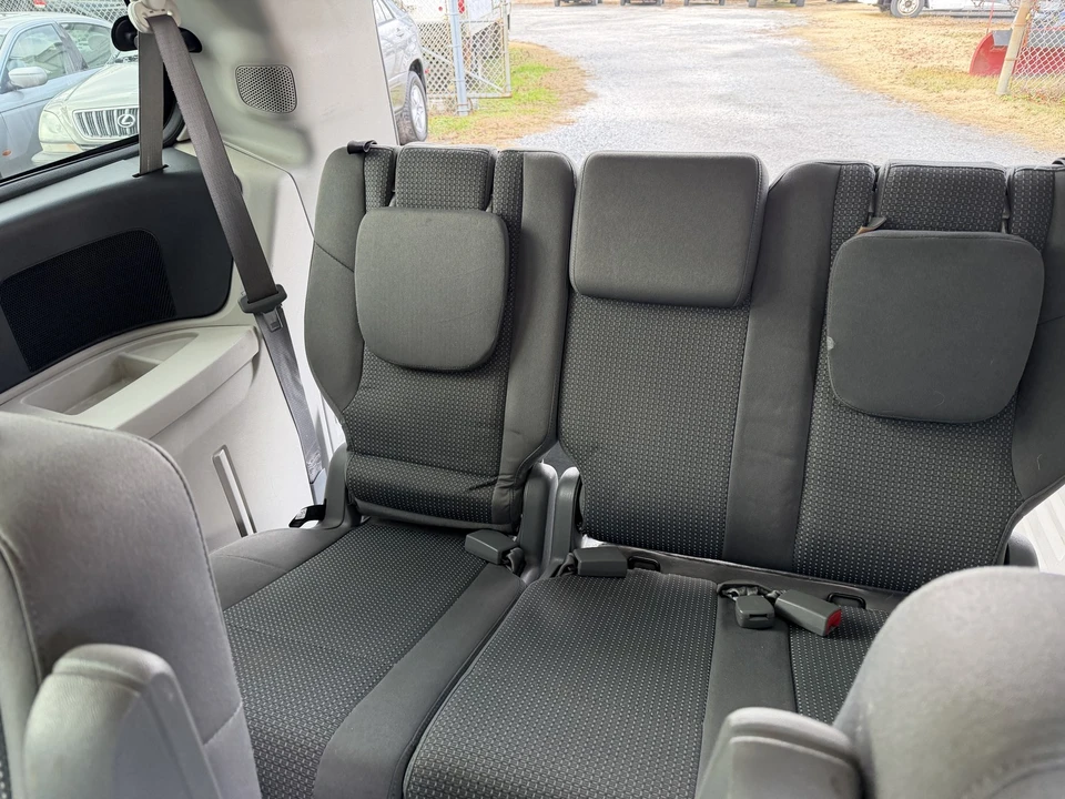 2012 Volkswagen Routan - Image 9 of 21