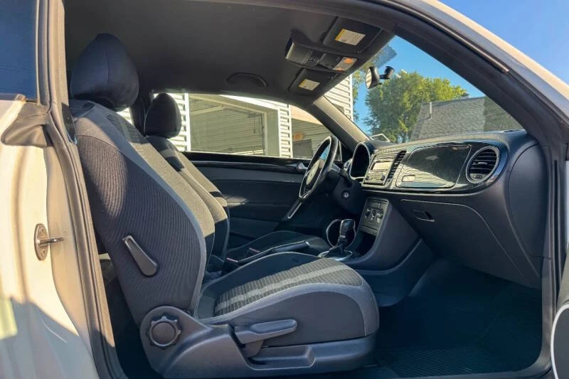2012 Volkswagen A5 Beetle - Image 11 of 20
