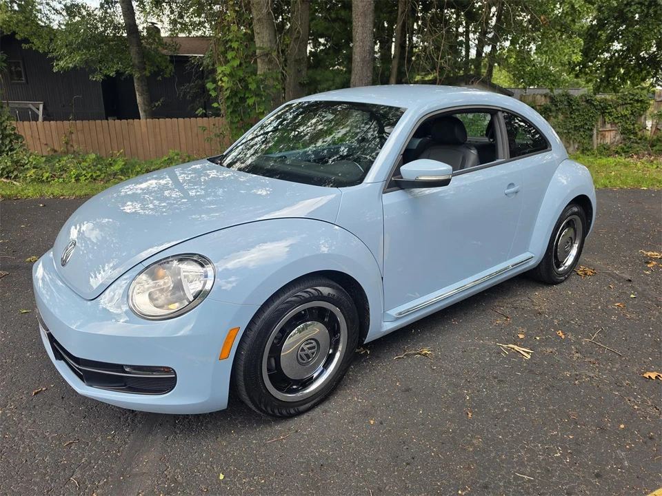 2012 Volkswagen A5 Beetle - Image 4 of 31