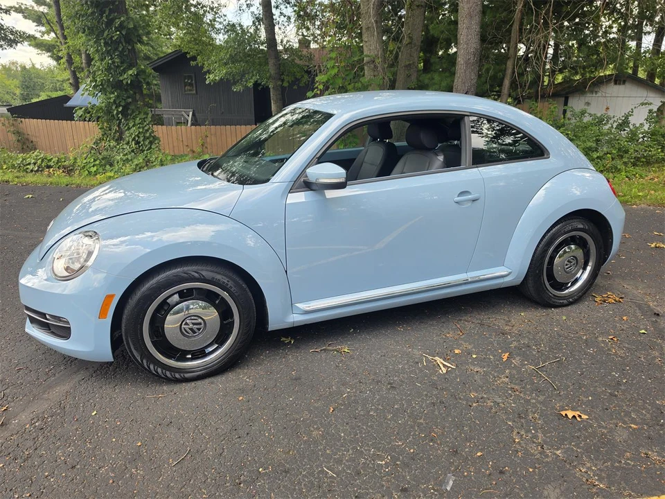 2012 Volkswagen A5 Beetle - Image 5 of 31