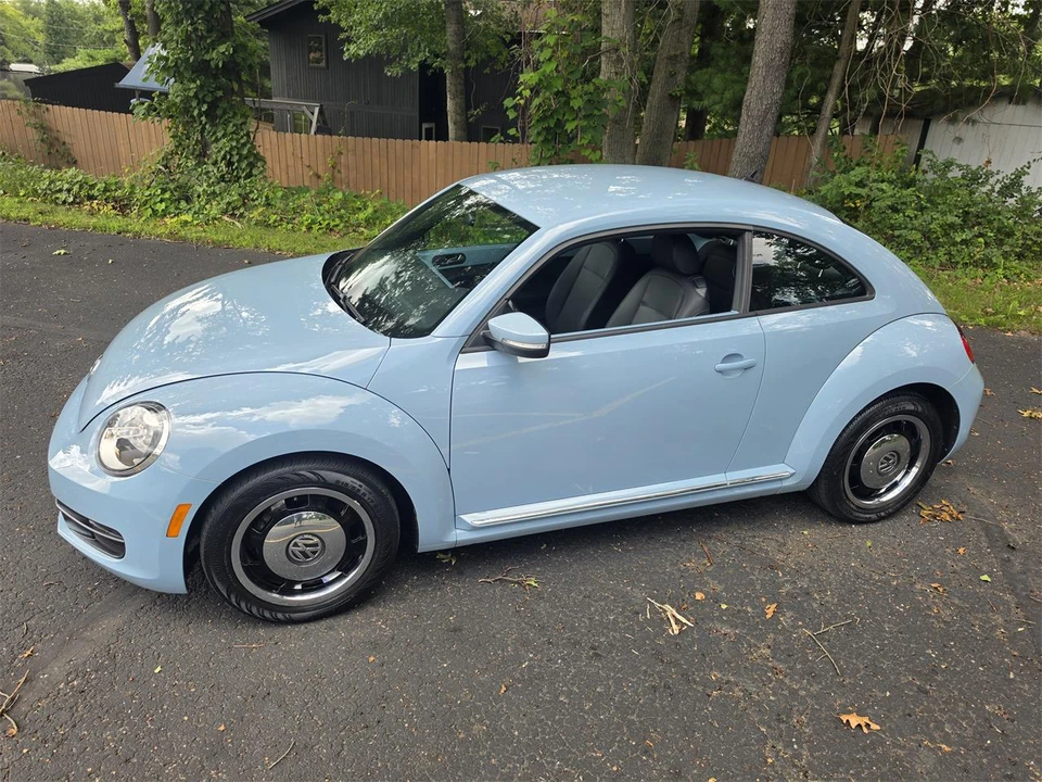 2012 Volkswagen A5 Beetle - Image 6 of 31