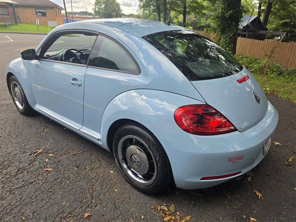2012 Volkswagen A5 Beetle - Image 9 of 31