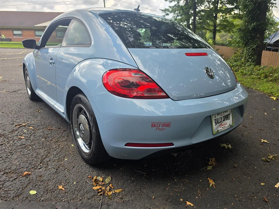 2012 Volkswagen A5 Beetle - Image 10 of 31