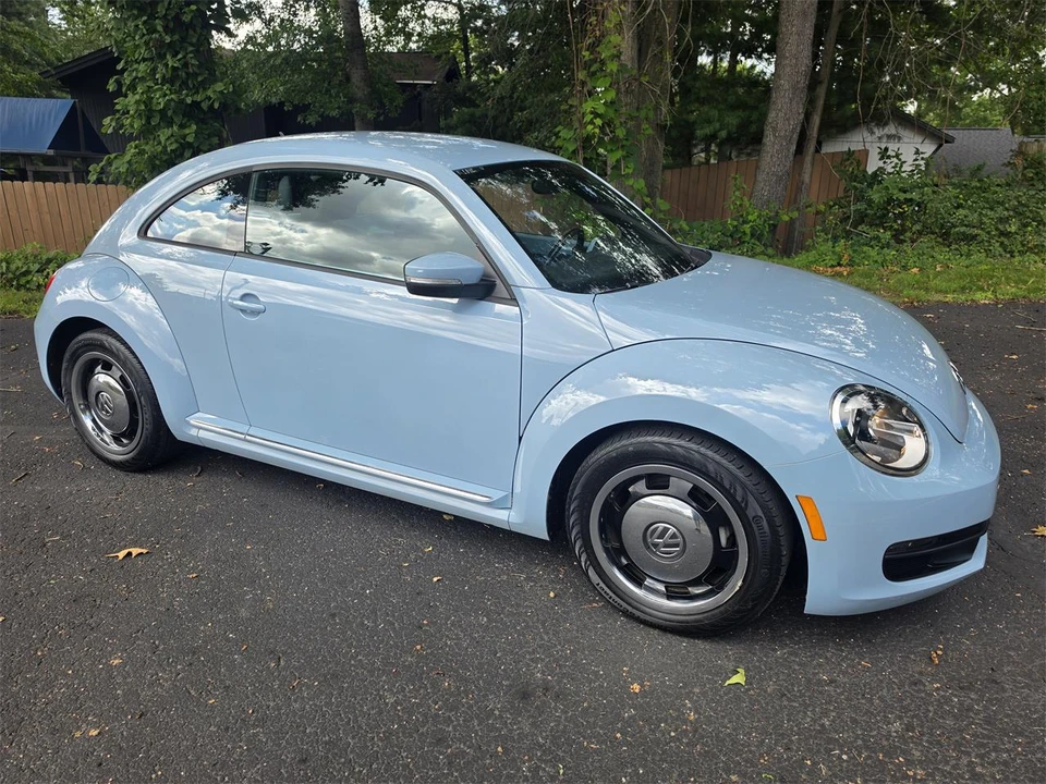 2012 Volkswagen A5 Beetle - Image 13 of 31