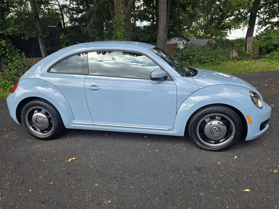 2012 Volkswagen A5 Beetle - Image 14 of 31