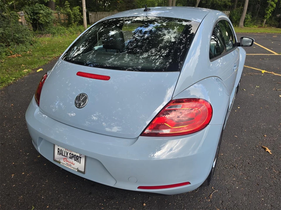 2012 Volkswagen A5 Beetle - Image 17 of 31