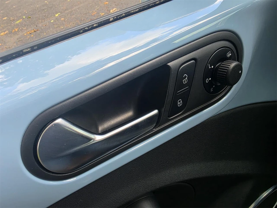 2012 Volkswagen A5 Beetle - Image 23 of 31