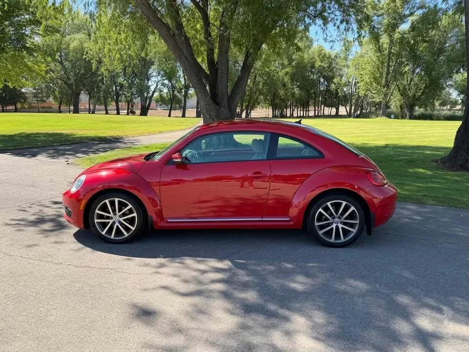 2012 Volkswagen A5 Beetle - Image 3 of 8