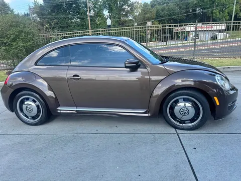 2012 Volkswagen Beetle 1.8T Classic Hatchback 2D