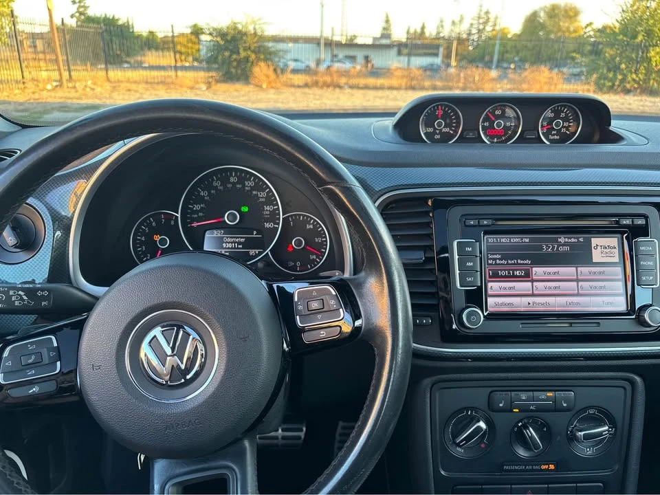 2012 Volkswagen A5 Beetle - Image 6 of 13