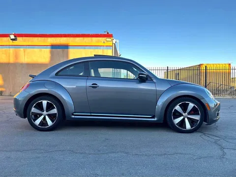 2012 Volkswagen Beetle 1.8T Classic Hatchback 2D
