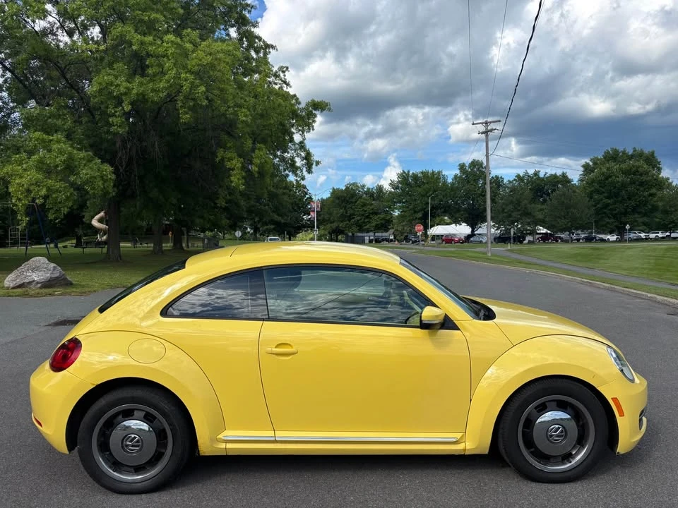 2012 Volkswagen A5 Beetle - Image 2 of 16