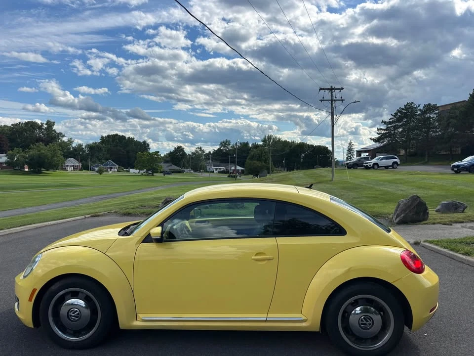 2012 Volkswagen A5 Beetle - Image 3 of 16