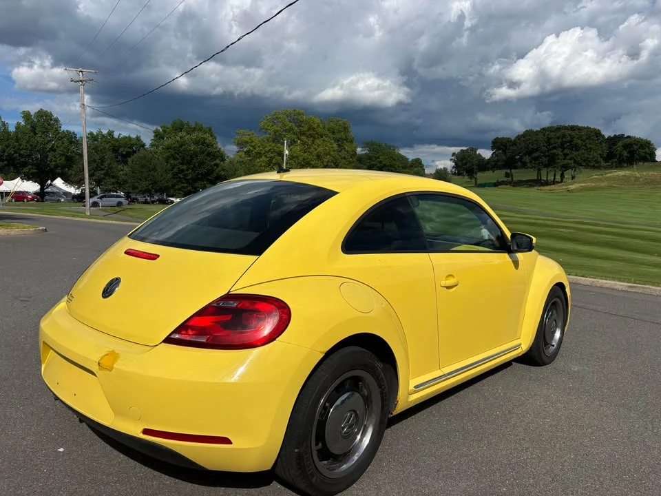 2012 Volkswagen A5 Beetle - Image 5 of 16