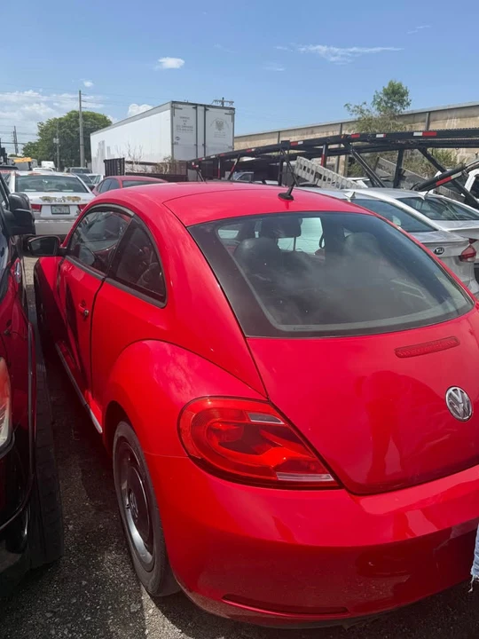 2012 Volkswagen A5 Beetle - Image 2 of 2