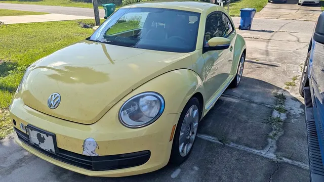 2012 Volkswagen Beetle 1.8T Hatchback 2D
